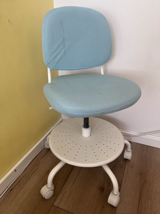 Krzesło obrotowe Ikea Vimund dla dziecka