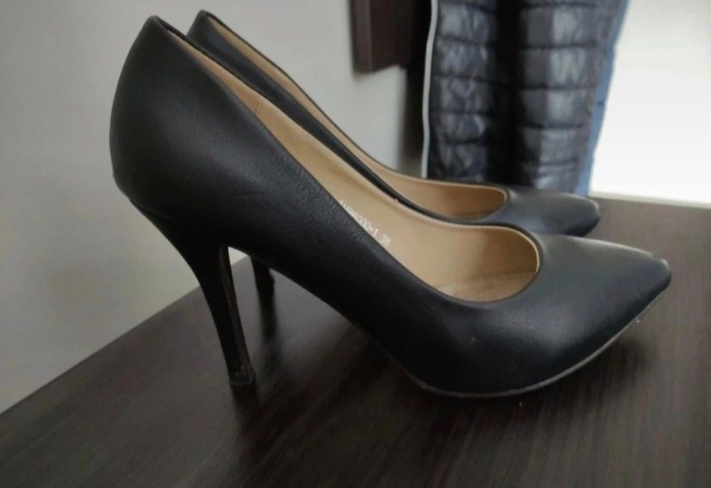 Damskie buty na obcasie