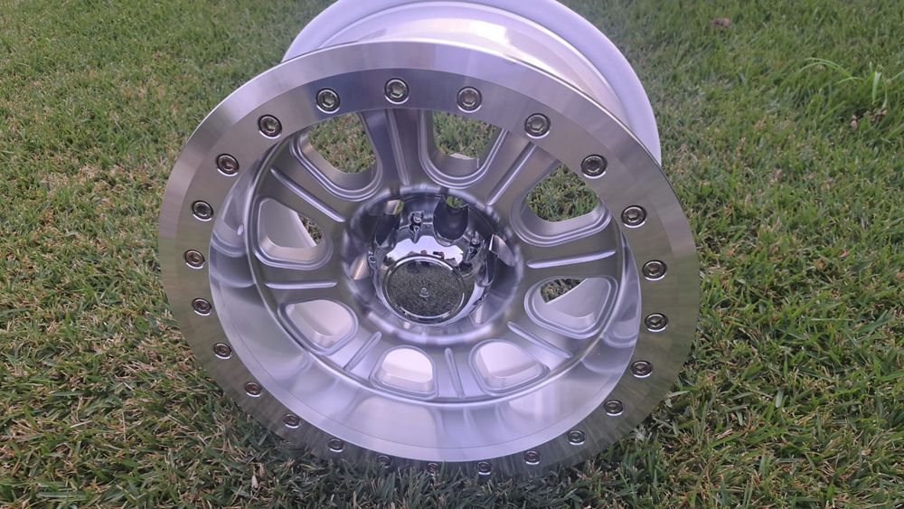 Jantes 17 de aluminio com beadlock 6x139.7