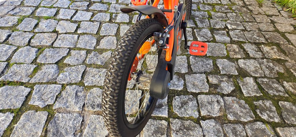 Vendo bicicleta de criança B-Twin 16 polegadas