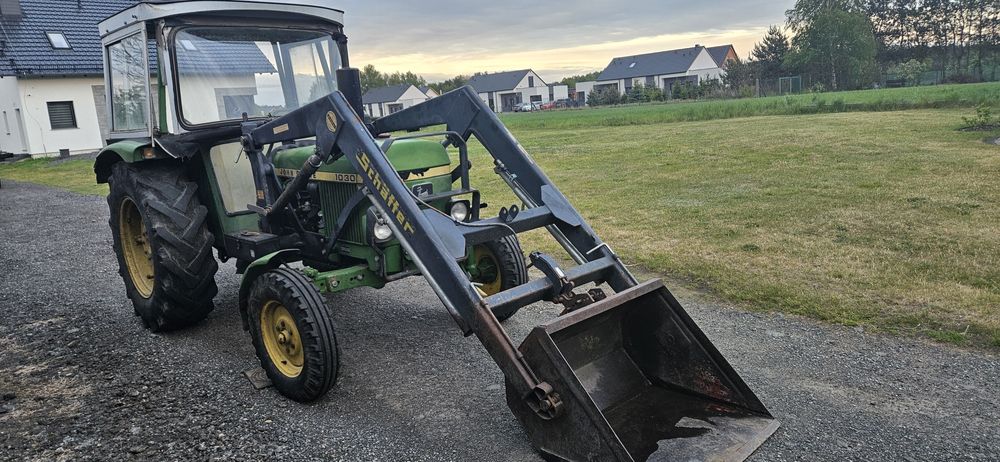 Traktor John Deere 1030