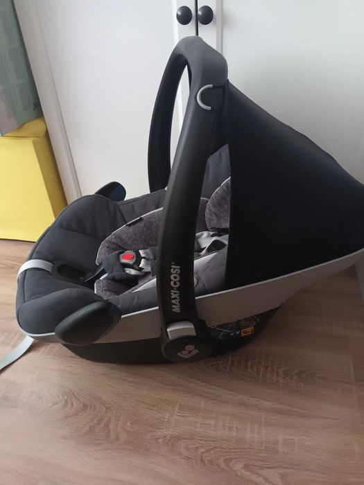 Fotelik Maxi Cosi 0-13kg + baza isofix