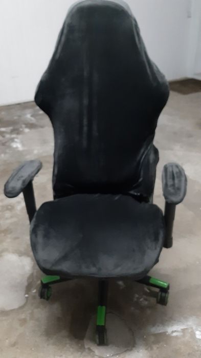 Cadeira de escritório em bom estado
