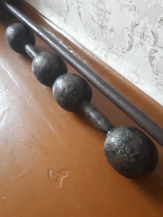 Продається штанга та гантелі