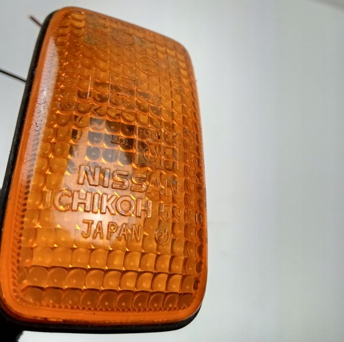 KIERUNKOWSKAZ LEWY BŁOTNIKA PRZÓD NISSAN PATHFINDER R50