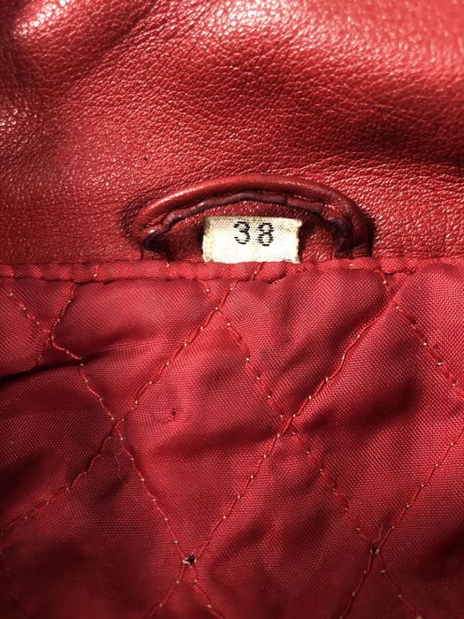 Czerwona damska skórzana kurtka motocyklówka z długim rękawem