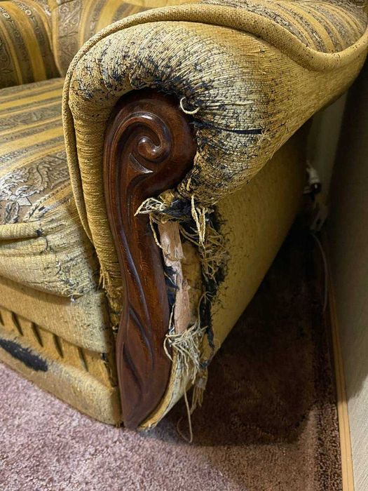 Диван розкладний з кріслами. Самовивіз