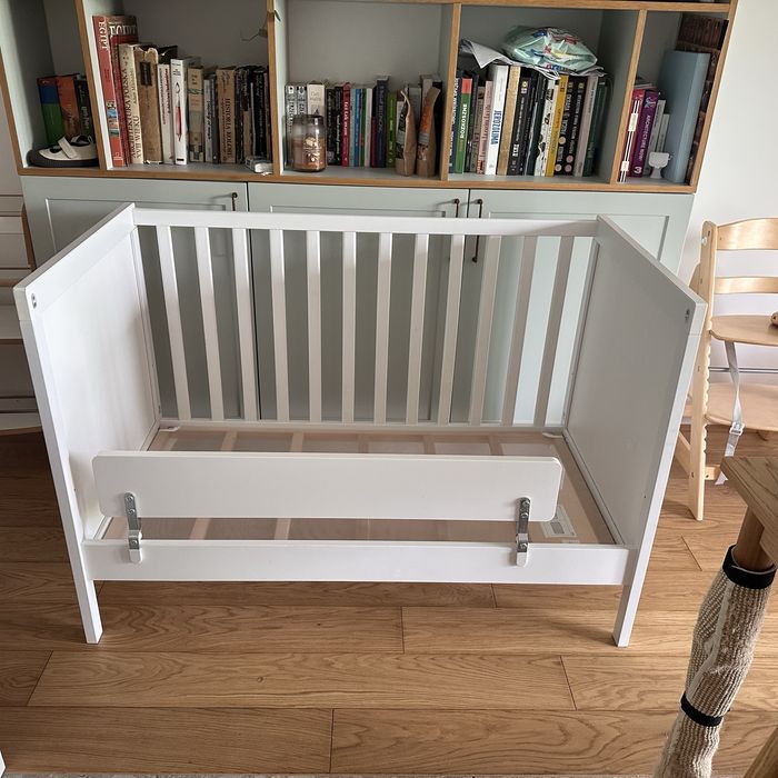 Łóżeczko dziecięce IKEA SUNDVIK białe + barierka + materac