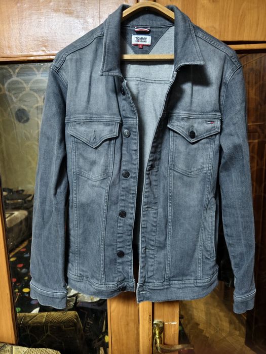 Продам преміум чоловічий джинсову куртку  бренду Tommy Jeans /Original НОВА сірого кольору розмір L/M