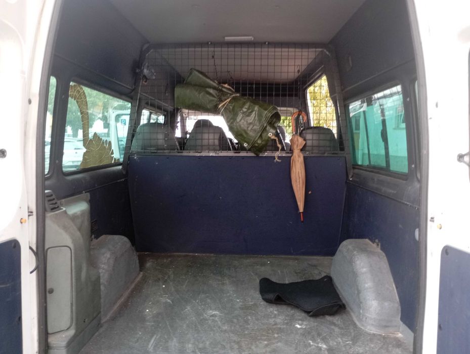 Ford Transit 9 lugares mista