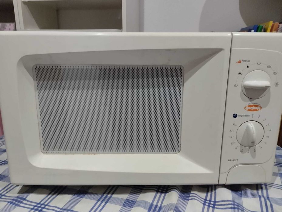 micro-ondas branco Becken usado