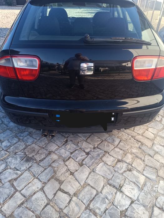 Carro Seat Leon Preto