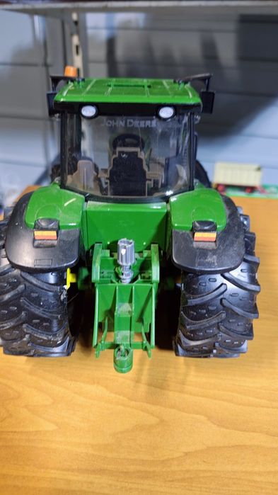 Bruder traktor john deere