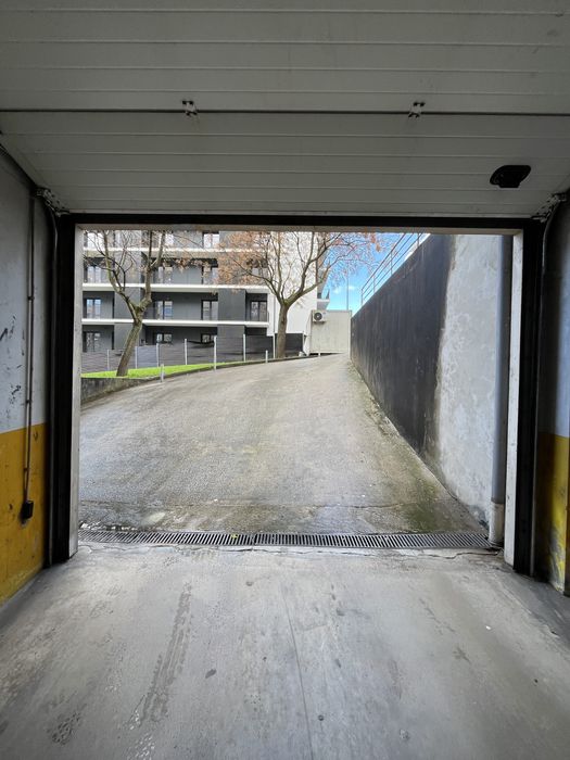 Garagem, Real, Braga