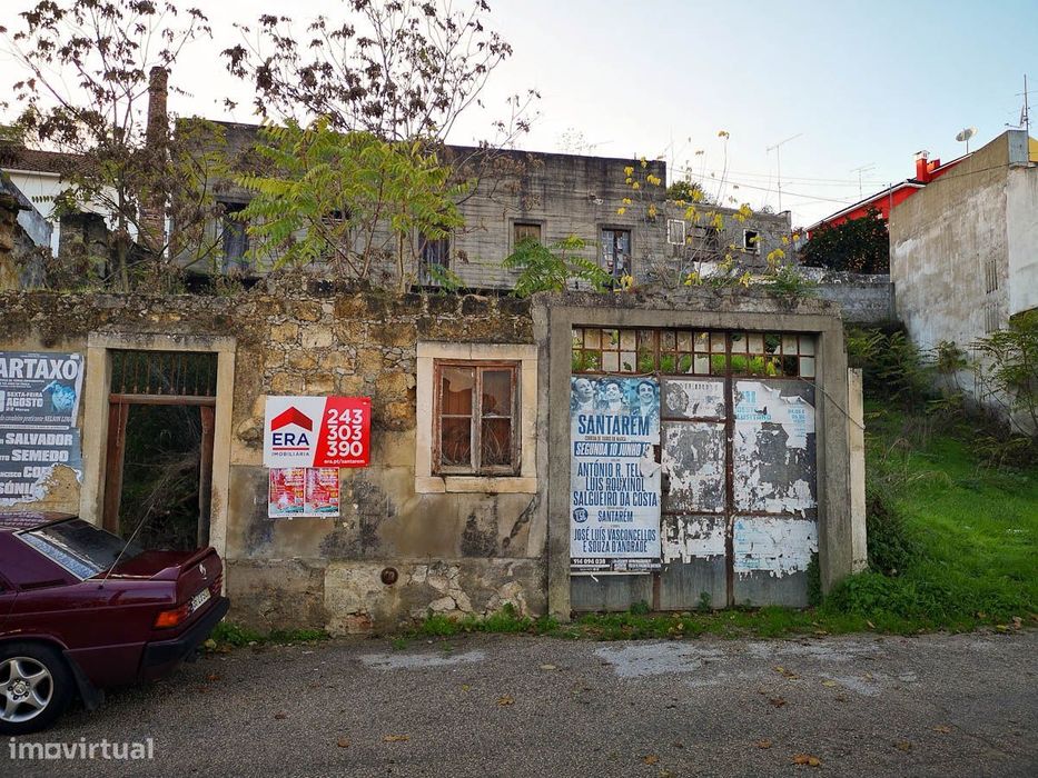 Prédio em Ruína — Pernes, Santarém
