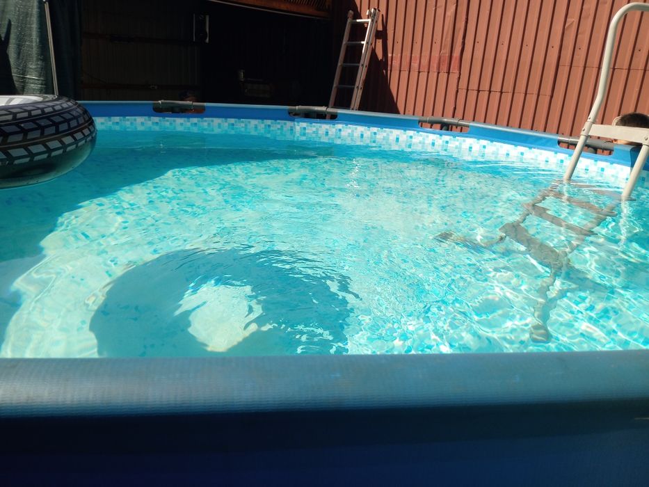 Продам каркасный бассейн 3.66 на 133