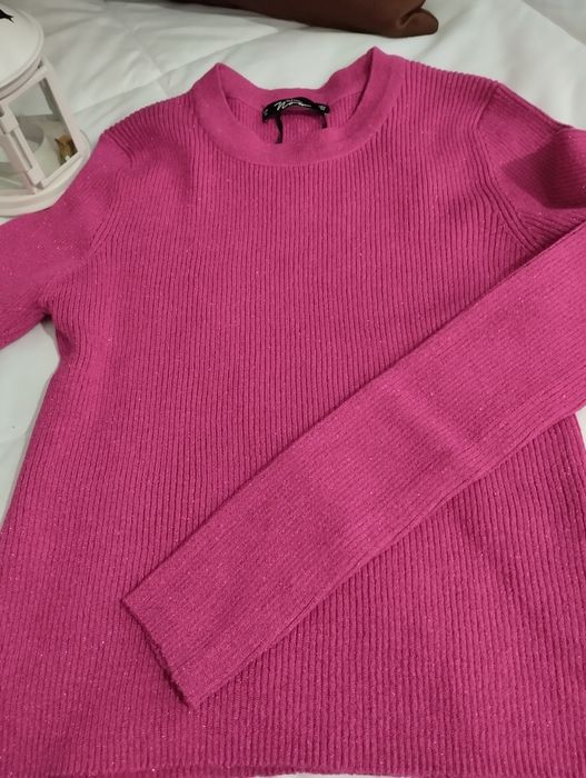 Camisola com brilhos cor de rosa. Também M