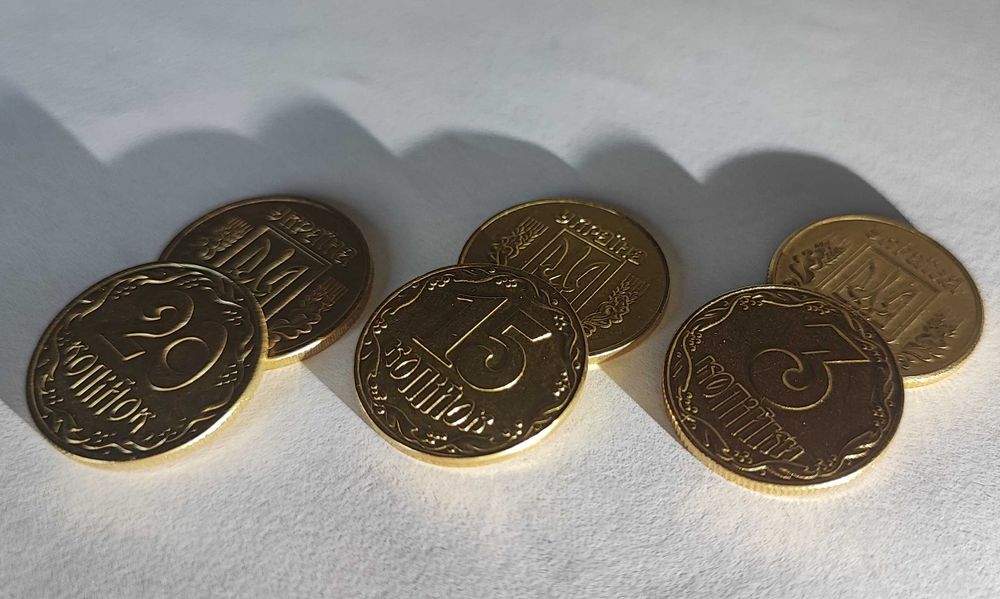 Монети 3, 15, 20 копійок 1992р. Україна у круглих капсулах: 150