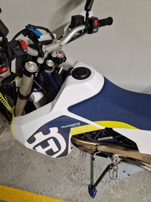 Husqvarna 701 / Depósito Extra 12L