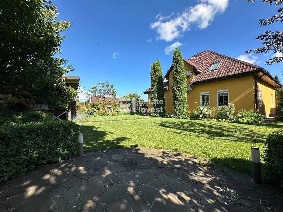 Продаж двоповерхового будинку 200 м² на доглянутій ділянці 12 соток, село Лютіж