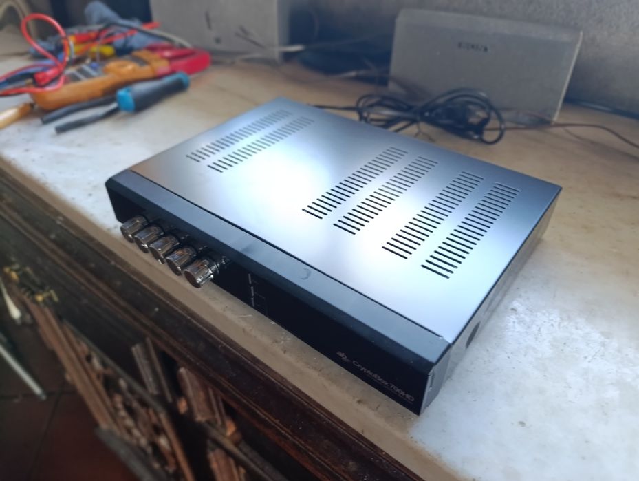 Mini amplificador de potência, com bluetooth,  pen e entradas RCA .