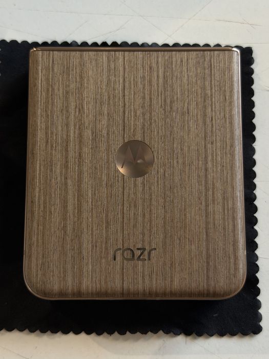 Motorola Razr 60 Ultra 16/512, 100% АКБ в ІДЕАЛЬНОМУ стані