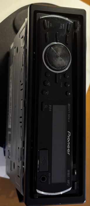 Auto radio pioneer