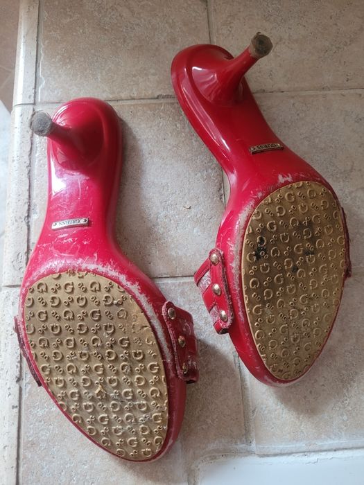 Klapki nr 37 GUESS