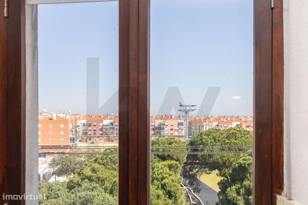 Apartamento T3 Vale da Amoreira, Moita, junto à Pista de Atletismo com
