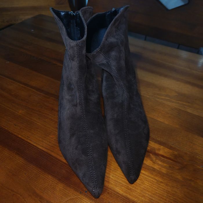Eleganckie brązowe botki zamszowe 38