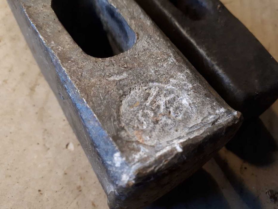 Stare zabytkowe młotki ślusarskie (2szt)  z czasów PRL