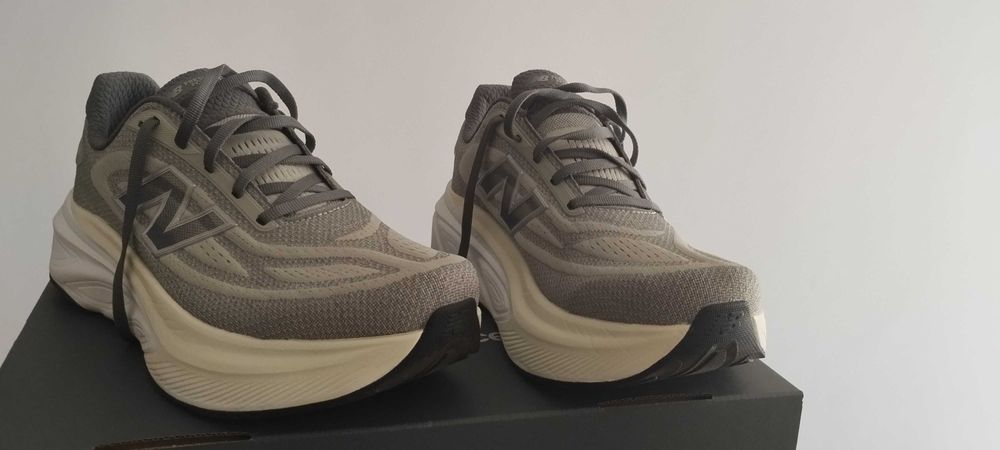 Sapatilhas New Balance Fresh Foam X More v6 - Tamanho 42