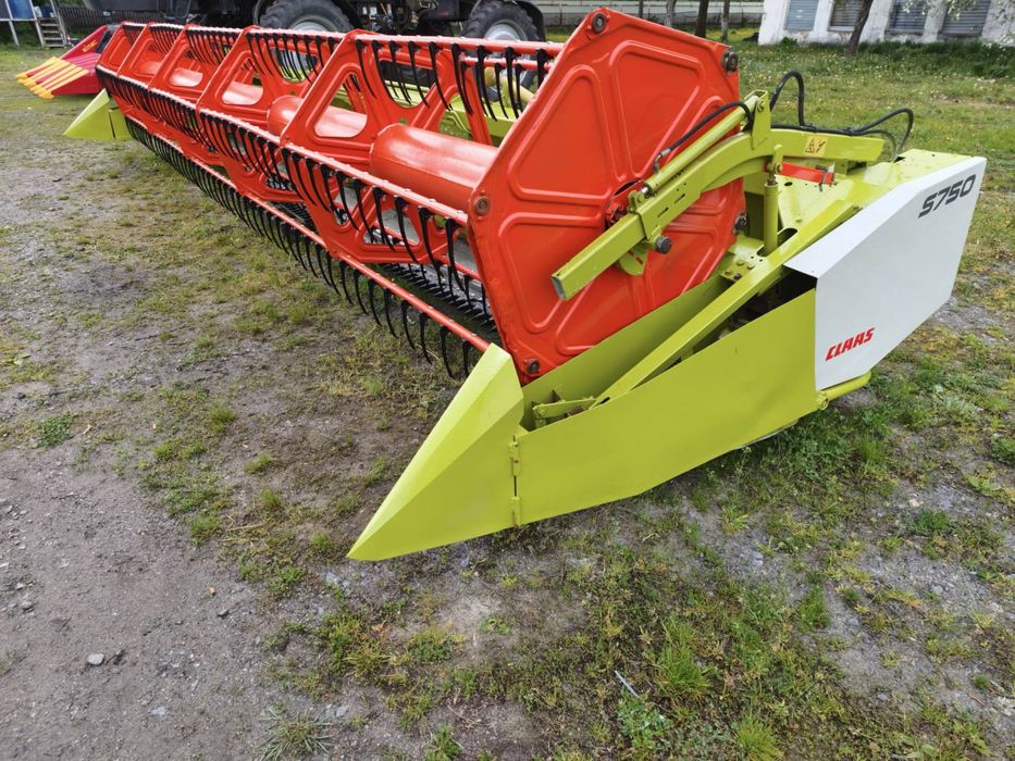 Продаж жниварки Claas Flex S750 + візок