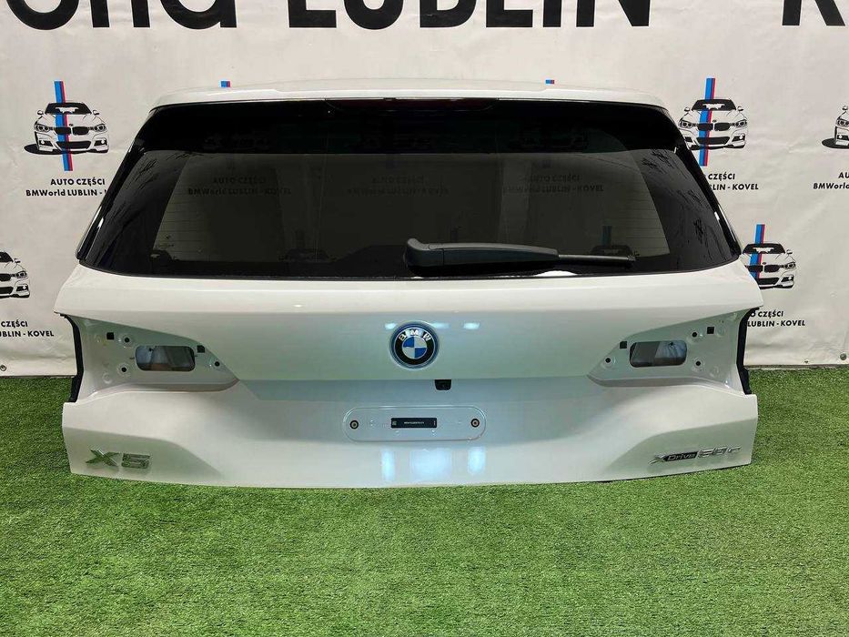 Верхня кришка багажника BMW G05 з камерою в кольорі А96 Mineral White