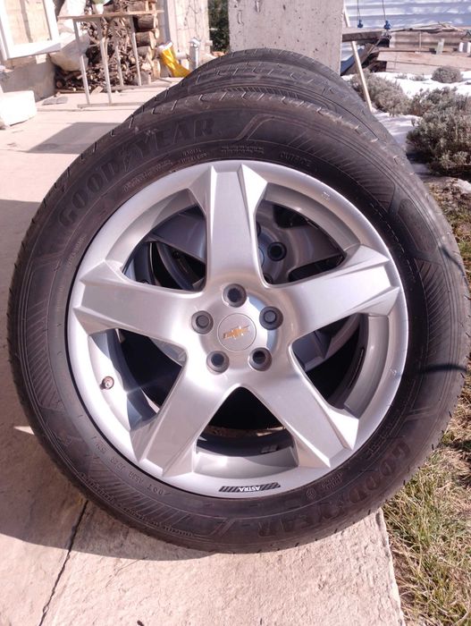 Шини GOODYEAR 215/55 R17 98W