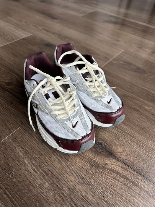 Кросівки жіночі Nike