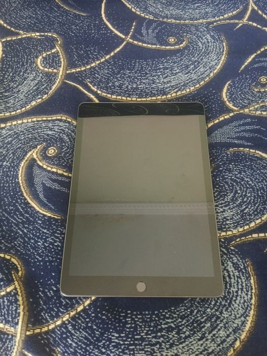 iPad 9 (64GB) в хорошому стані