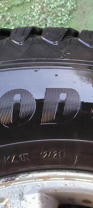 Продам зимнюю резину Goodyear ultra grip 245 70 16