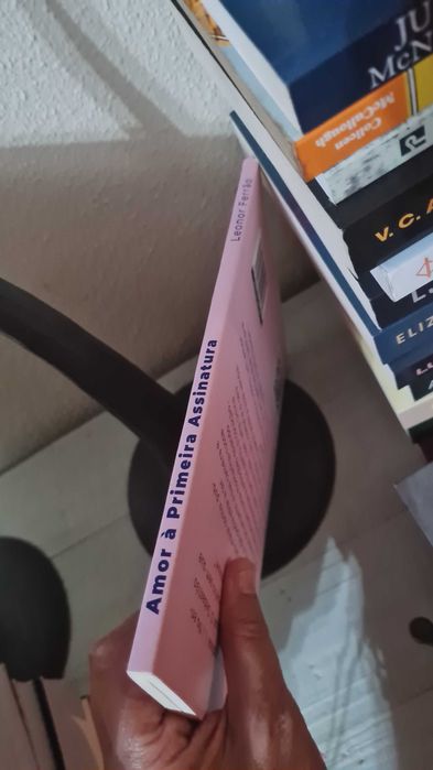 Amor à Primeira Assinatura de Leonor Ferrão