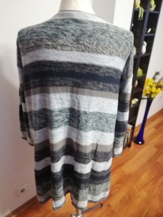 Sweter damski w paski