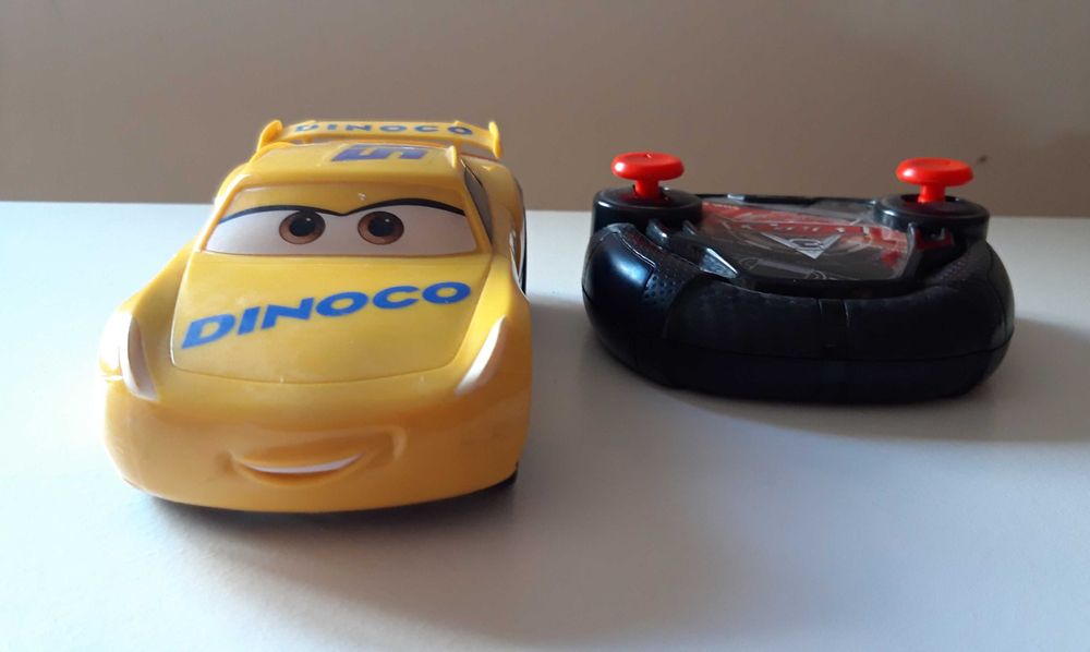 Carro telecomandado CARS Disney Pixar