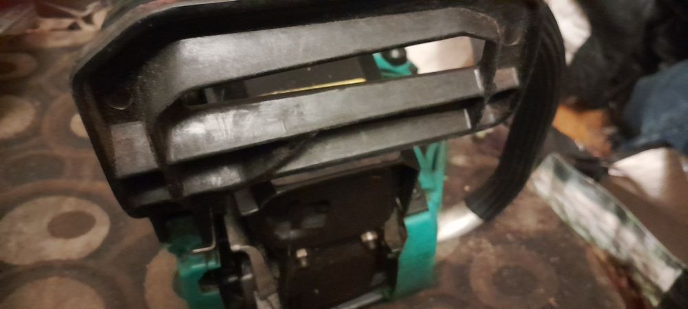 Продам бензопилу рабочач