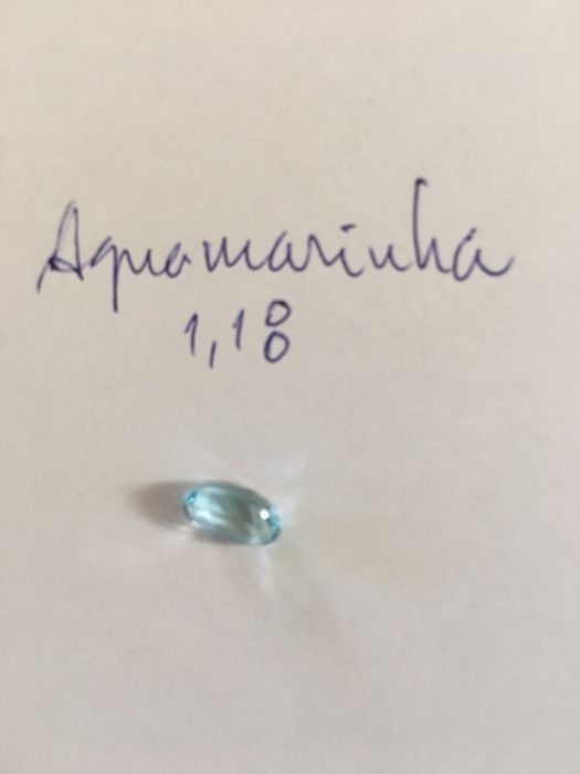 Pedras preciosas, topazios, ametistas, água-marinha, esmaraldas, turma