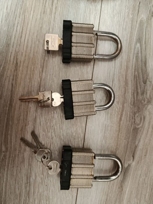 Замки амбарные,навесные.