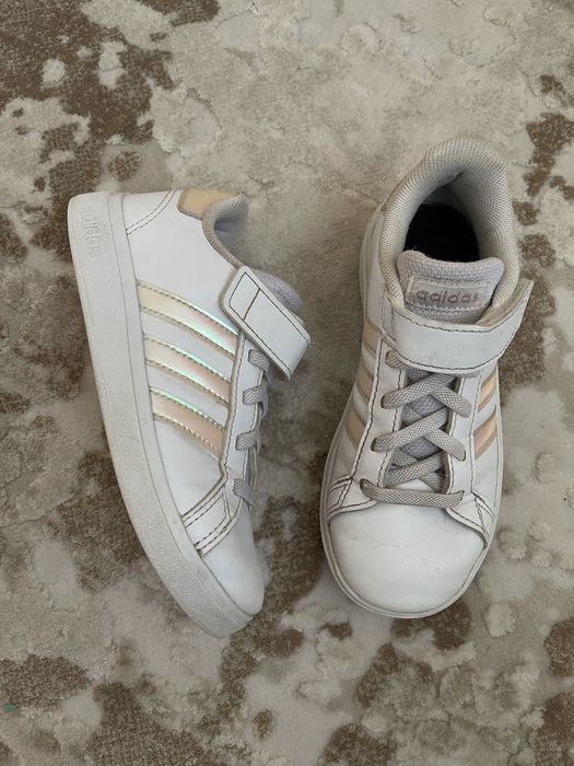 Кросівки дитячі для дівчинки Adidas розмір 30 устілка 19 см
