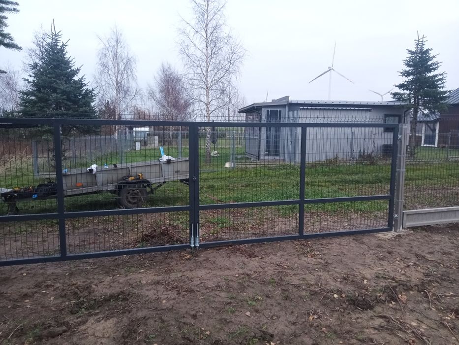 Bramy ogrodzeniowe przesuwne i skrzydlowe