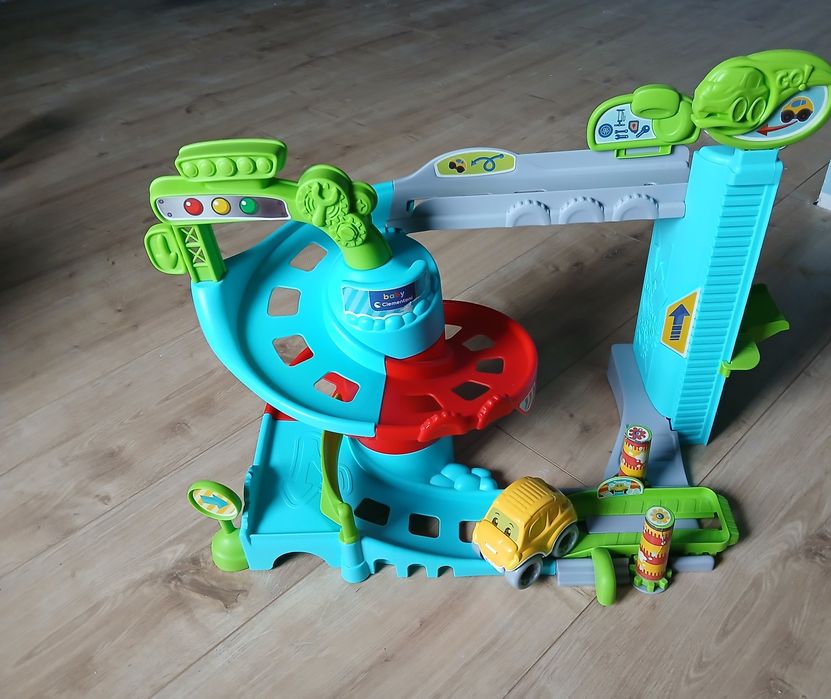 Garaż z autkiem Clementoni baby