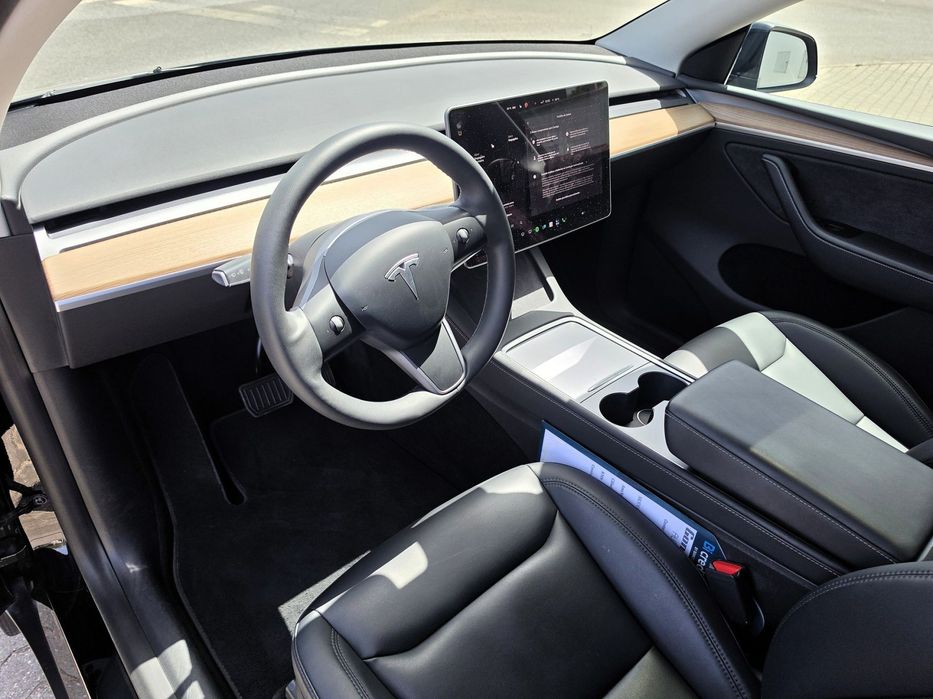 Tesla Model Y Long Range Dual Motor AWD