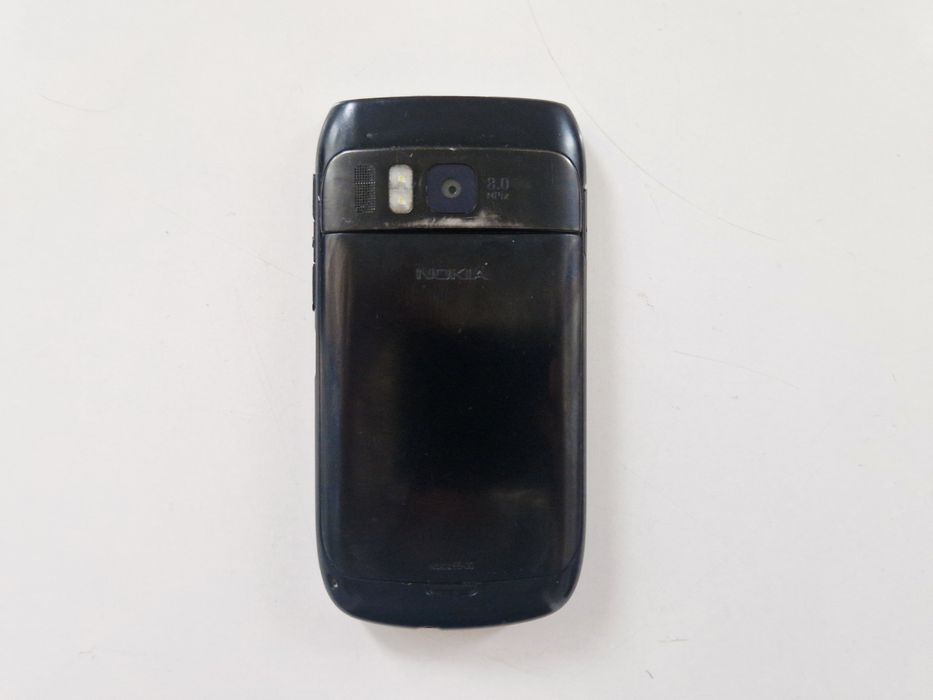 Nokia E6 – używana, oryginalne akcesoria