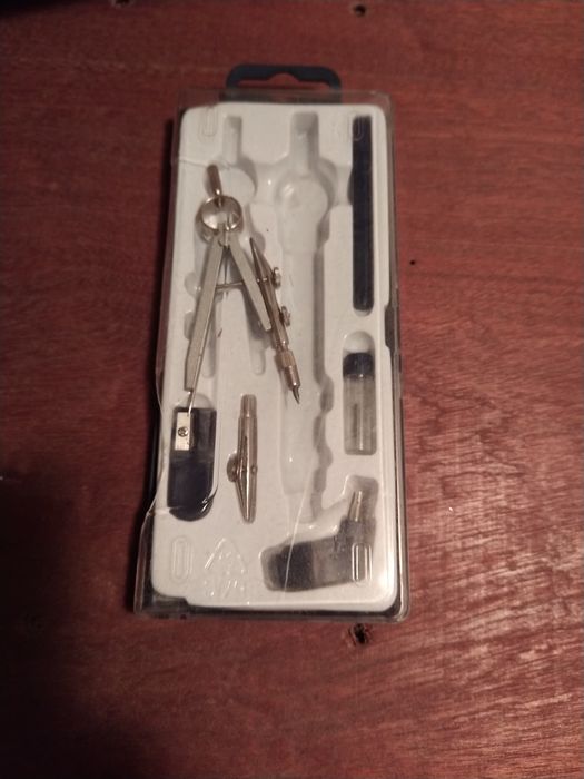 Compasso.          .